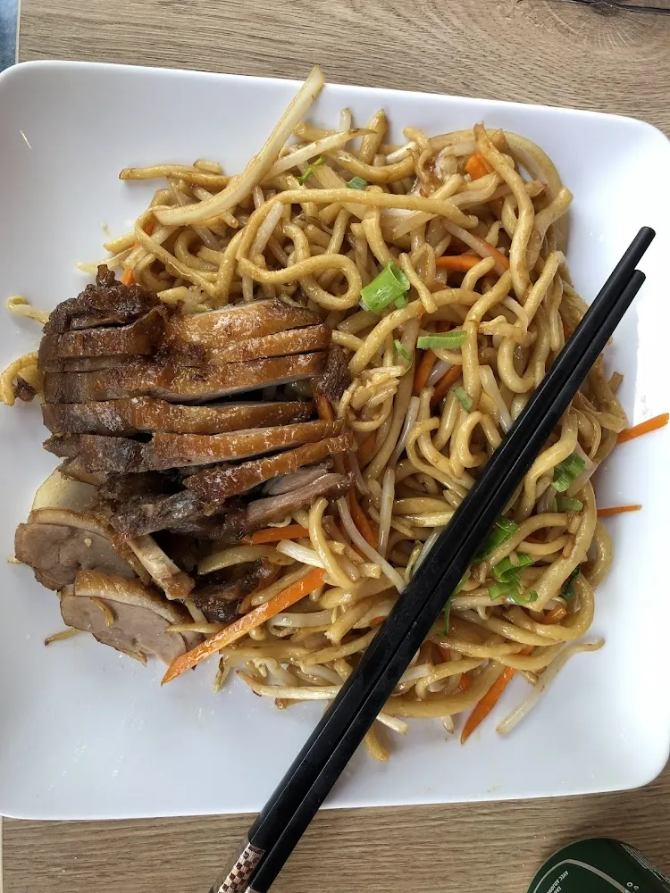 Nouilles Sautées Canard Laqué